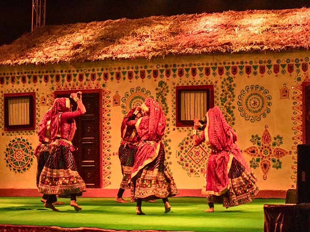 https://www.rannutsavstays.com/images/TTD006-folk-music-dance-night-during-rann-utsav.jpg