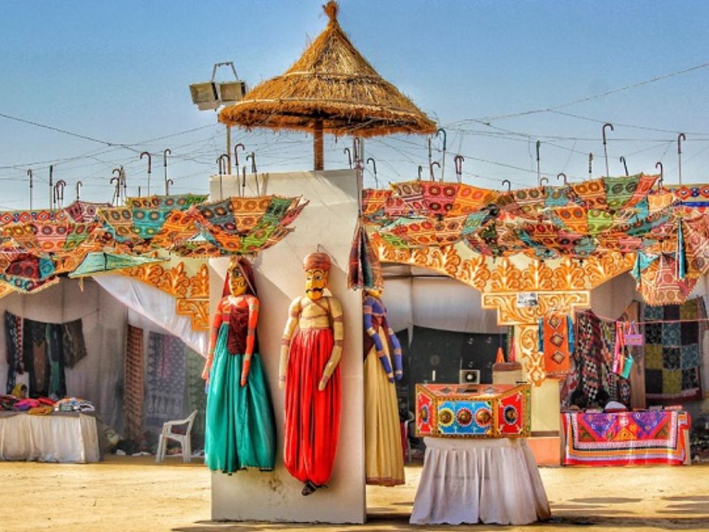 Image representing the Shopping at Craft Bazaar activity in Kutch.