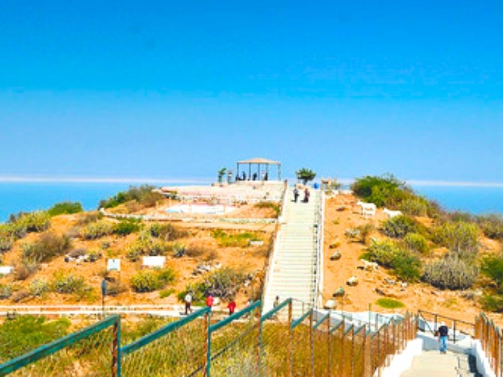 Image of Kalo Dungar, a tourist attraction in Kuran, Gujarat, 370510